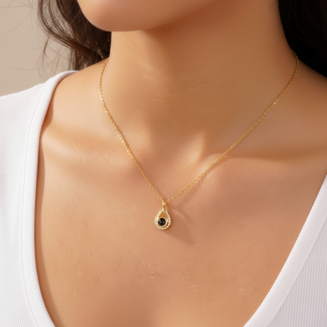 שרשרת גל משובצת - עם תמונה מוצפנת